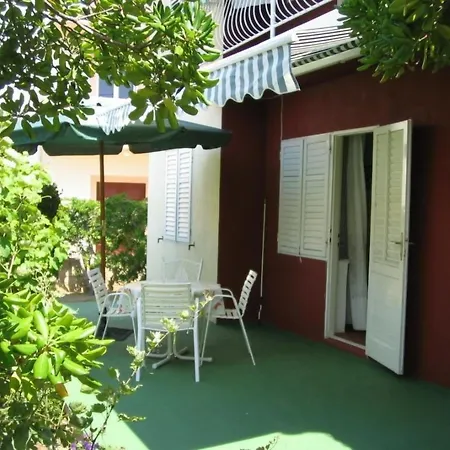 Daire Grosse In Pag Mit Privater Terrasse By Interhome *