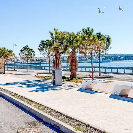 Grosse In Pag Mit Privater Terrasse By Interhome Apartmán Pag Town