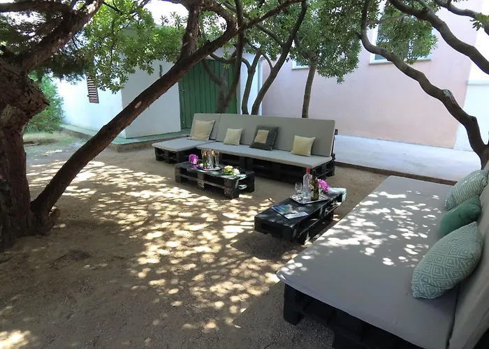 Daire Grosse In Pag Mit Privater Terrasse By Interhome *