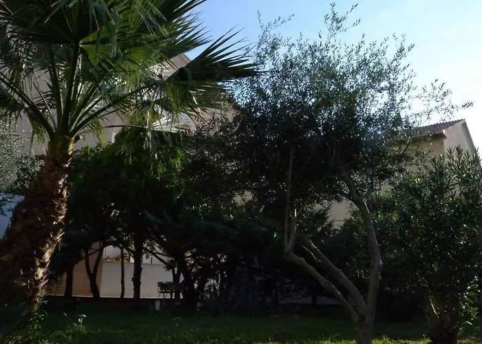 Grosse In Pag Mit Privater Terrasse By Interhome Daire Pag Town