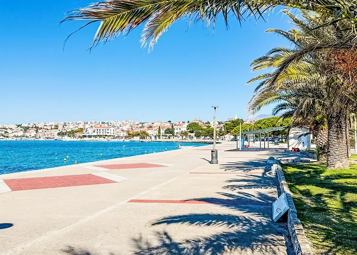 Daire Grosse In Pag Mit Privater Terrasse By Interhome Pag Town